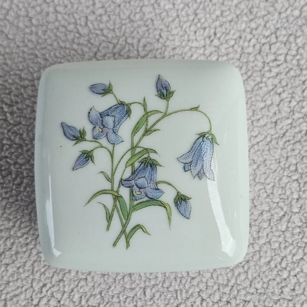 Limoges Rochard White Blue Floral Flower Small Trinket Jewlery Ring Box France